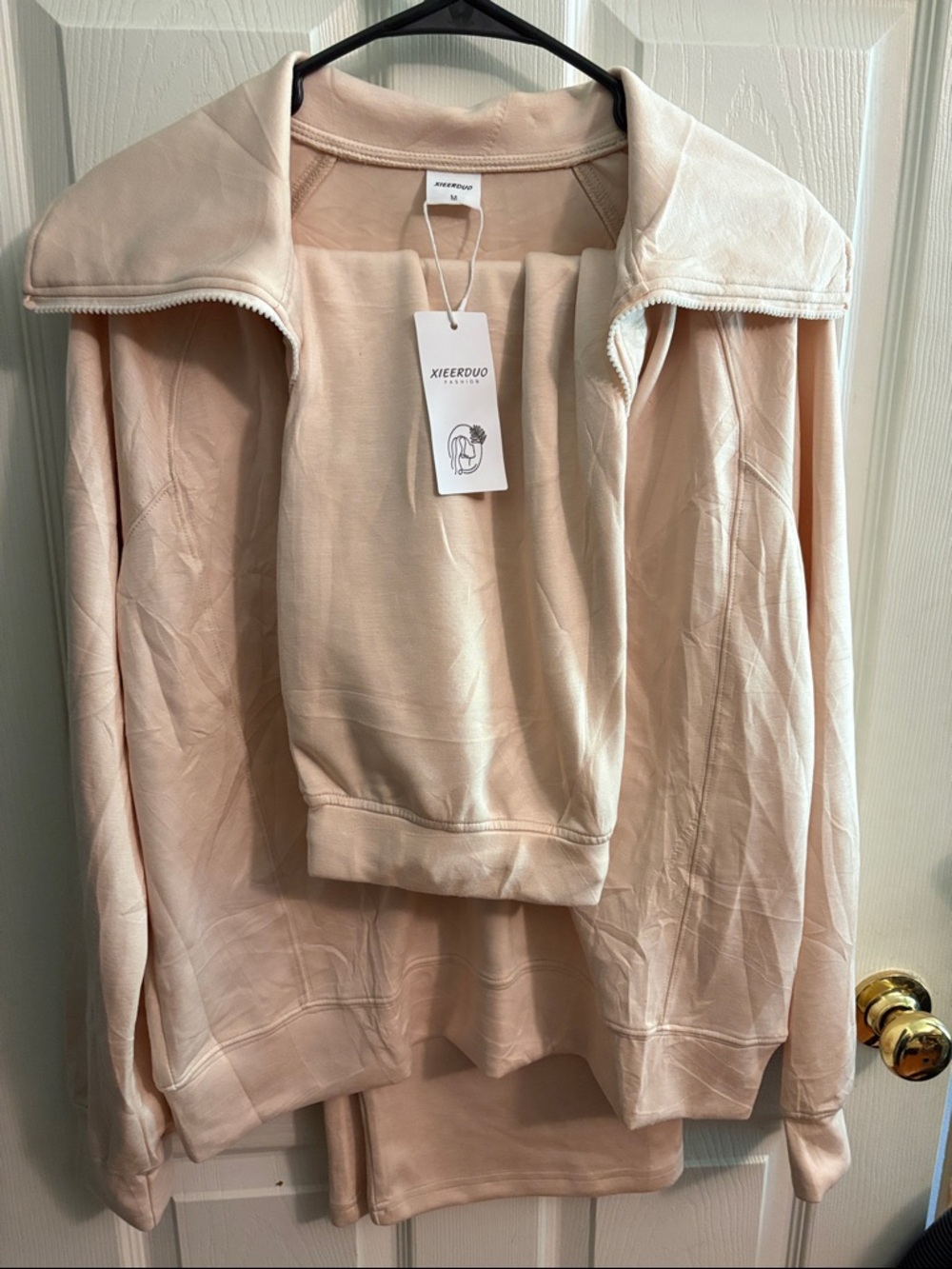 **NWT** Apricot lounge sweat shirt and pant set